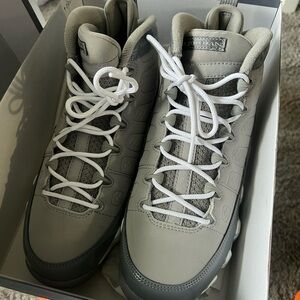 Jordan Men's Light Gray Sneakers